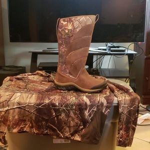 Brown camouflage boots